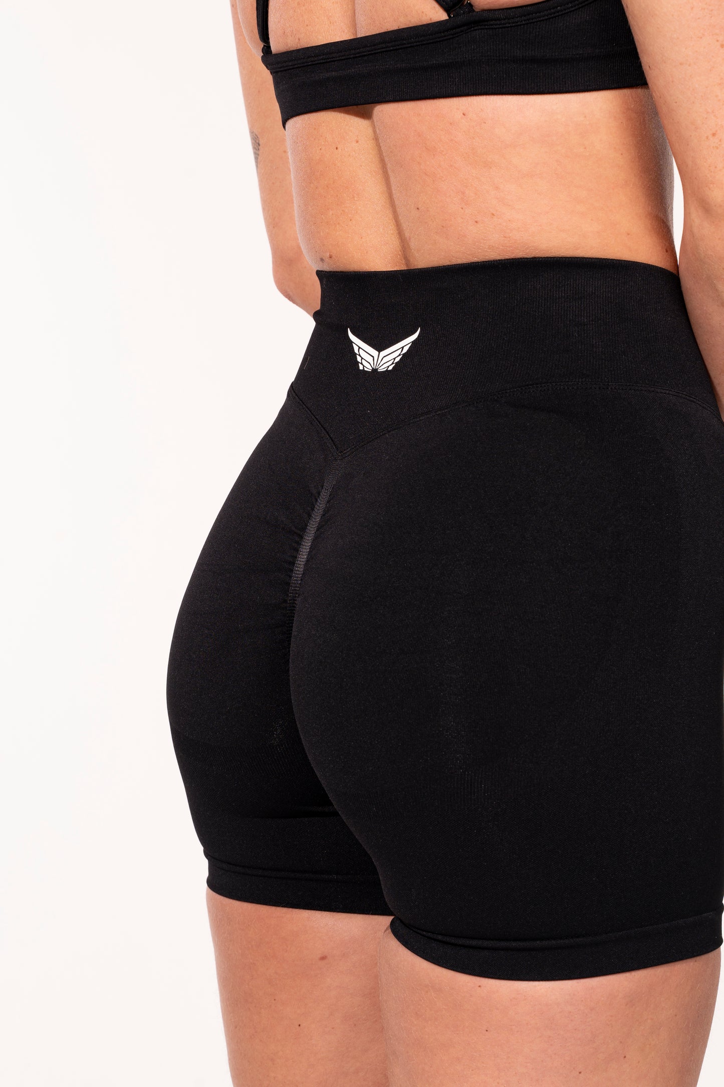 Elevate Short - Jet Black